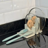 Organizador de tampas de panelas e suporte para colheres ou utensilios